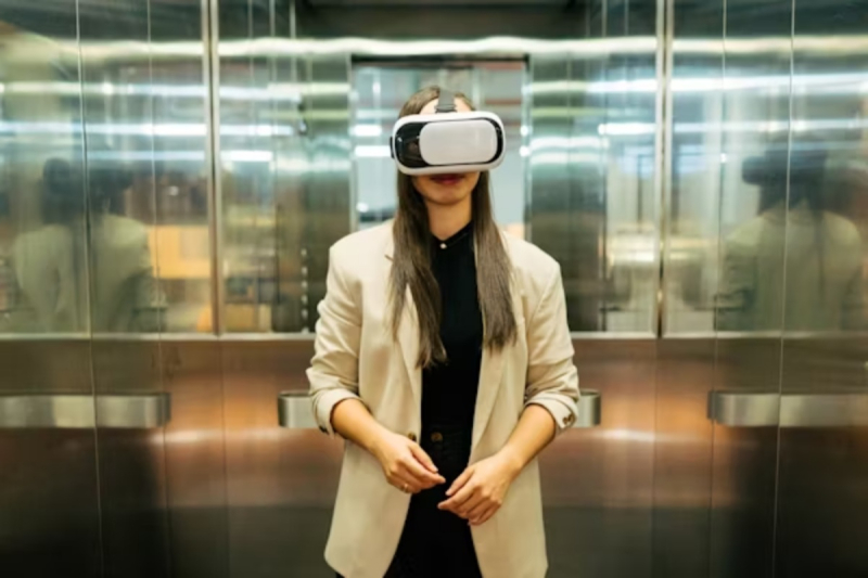 The Role of Women in Augmented Reality