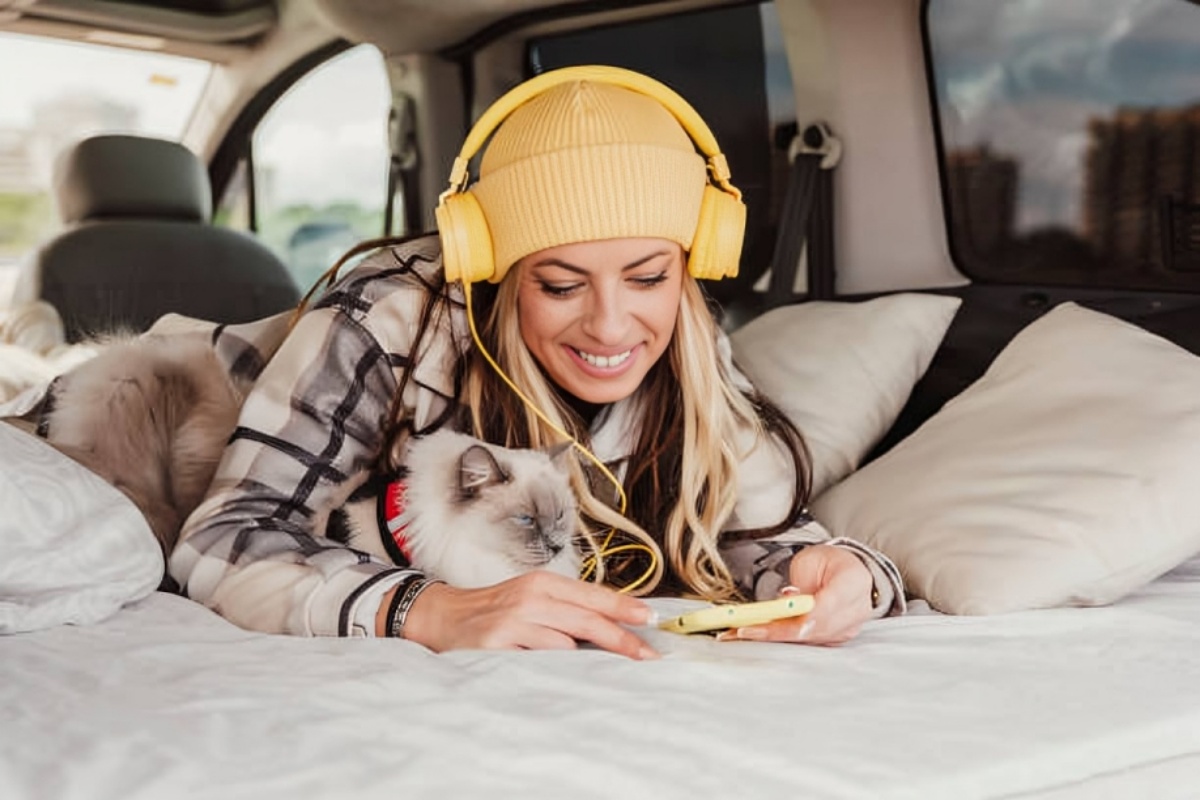 How to Start a Tech Podcast: A Step-by-Step Guide to Launching and Growing Your Show